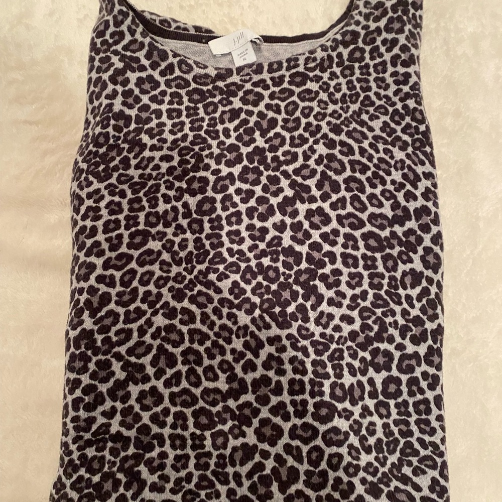 J.Jill light weight sweater. Like new. Xl